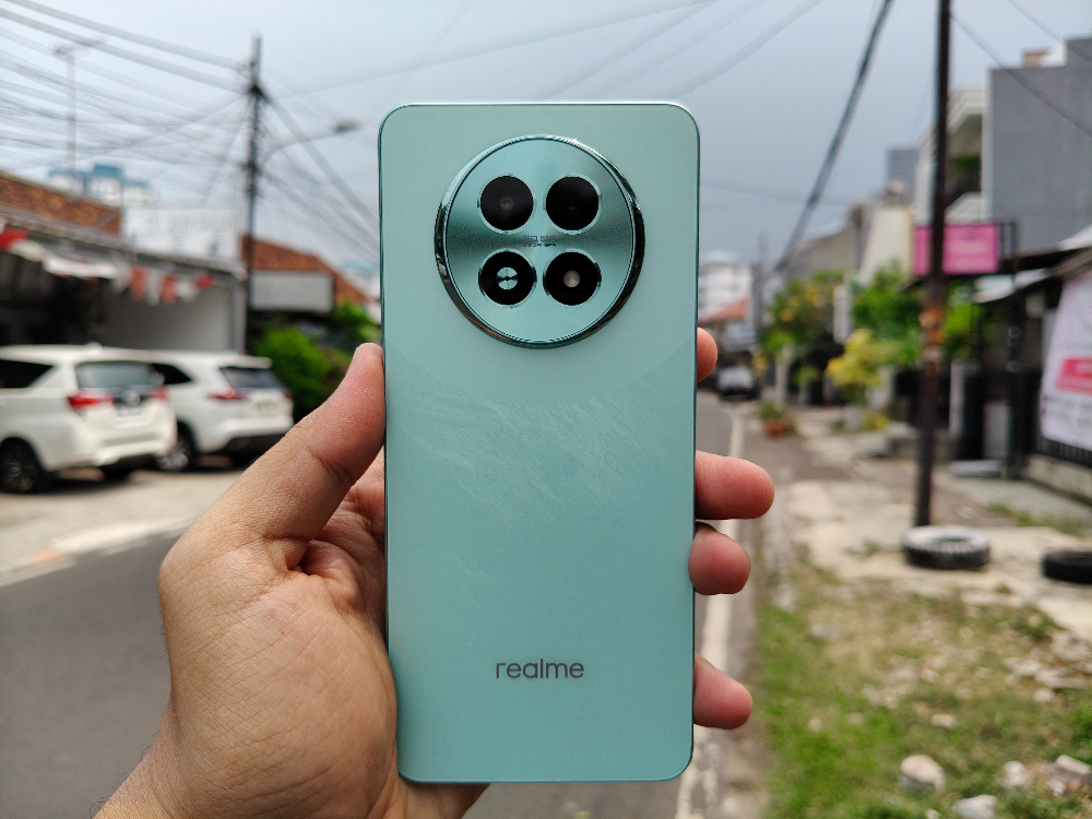 Ilustrasi realme 13 5G. (Foto/doc. realme)