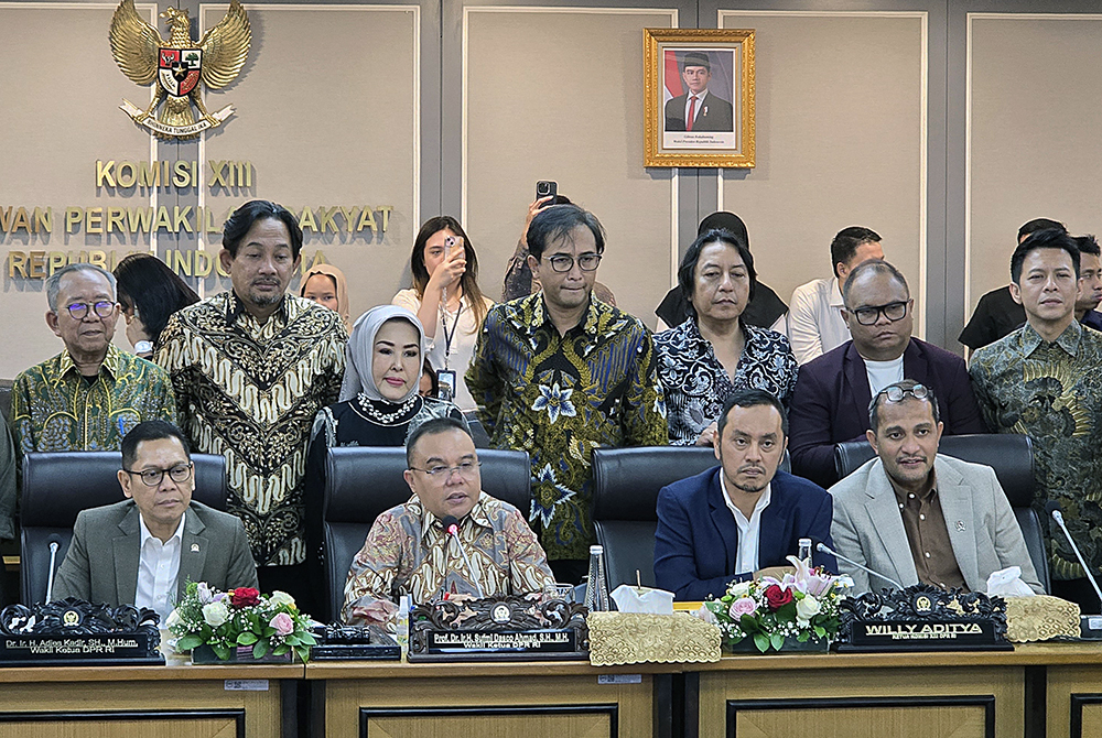 Rapat membahas manajemen Royalti dan permasalahan dalam perlindungan karya cipta dan hak cipta. (BeritaNasional/Elvis Sendouw)