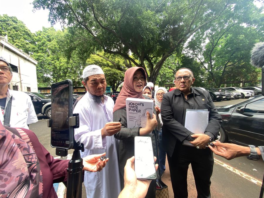 Momen fokter Tifa diperiksa polisi soal dugaan gitnah ijazah palsu Jokowi. (BeritaNasional/Bachtiarudin Alam)
