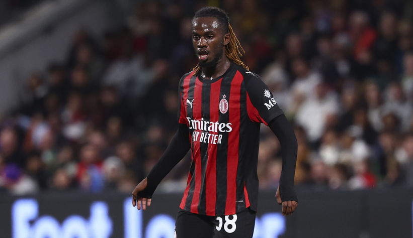 Bersaing dengan Modric Cs di Lini Tengah AC Milan, Warren Bondo Hijrah ke Cremonese Gelandang muda AC Milan, Warren Bondo. (Foto/doc. AC Milan)