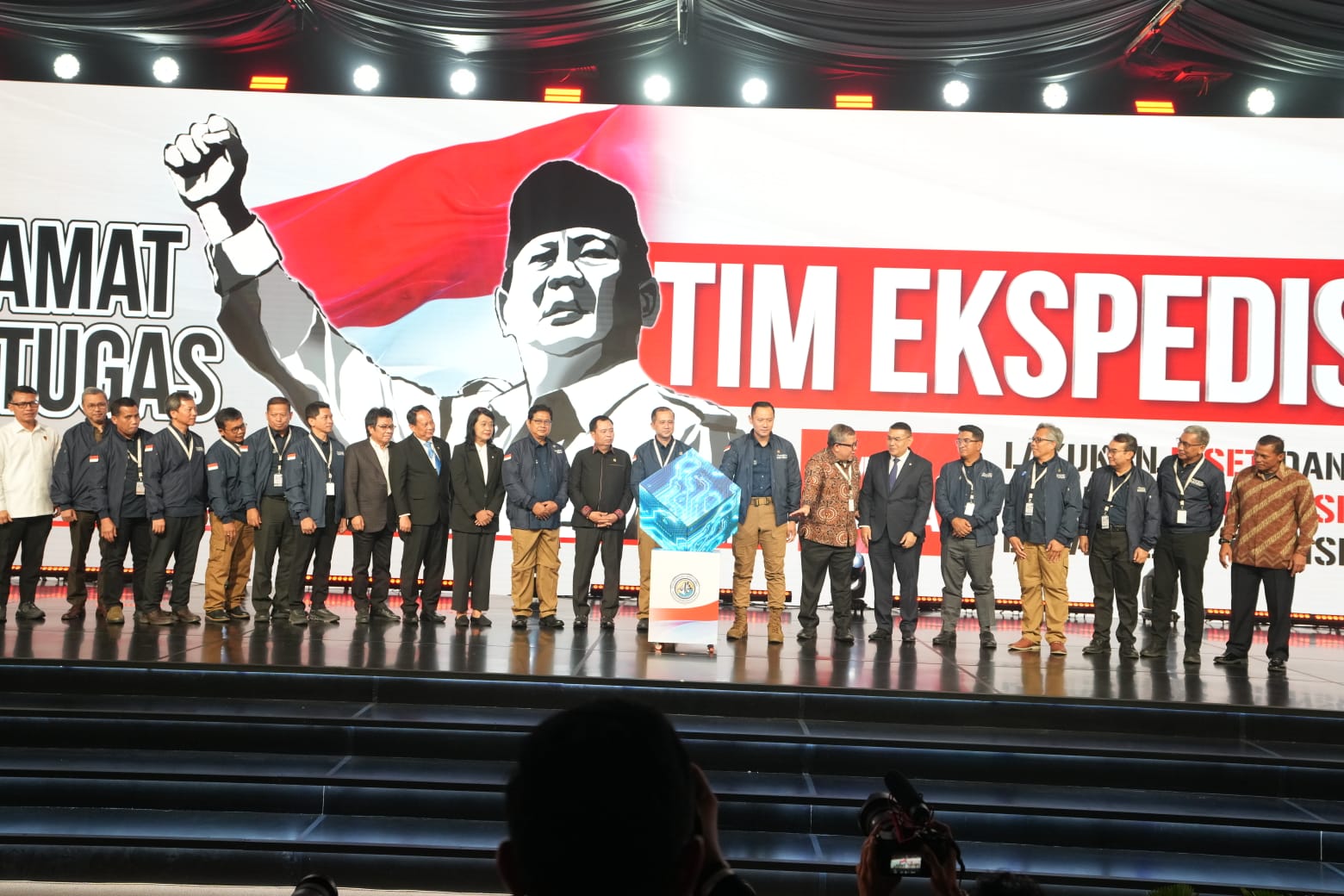 Pelepasan Tim Ekspedisi Patriot ke 154 kawasan transmigrasi yang terbentang dari Sabang, Aceh; hingga Merauke, Papua Selatan. (BeritaNasional/Elvis Sendouw/HO)