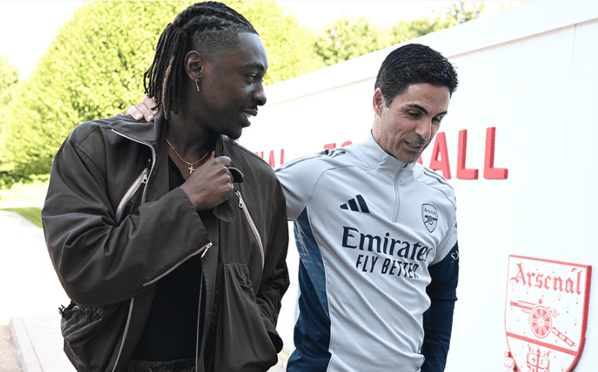 Eberechi Eze Ungkap Alasan Pilih Arsenal, Klub Impian Sejak Kecil Eberechi Eze resmi gabung Arsenal. (Foto/doc. Arsenal)