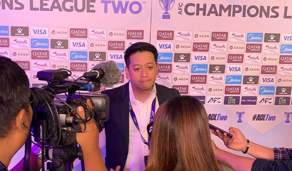 Deputy CEO PT Persib Bandung Bermartabat, Adhitia Putra Herawan, saat diwawancarai. (Foto/persib.co.id)