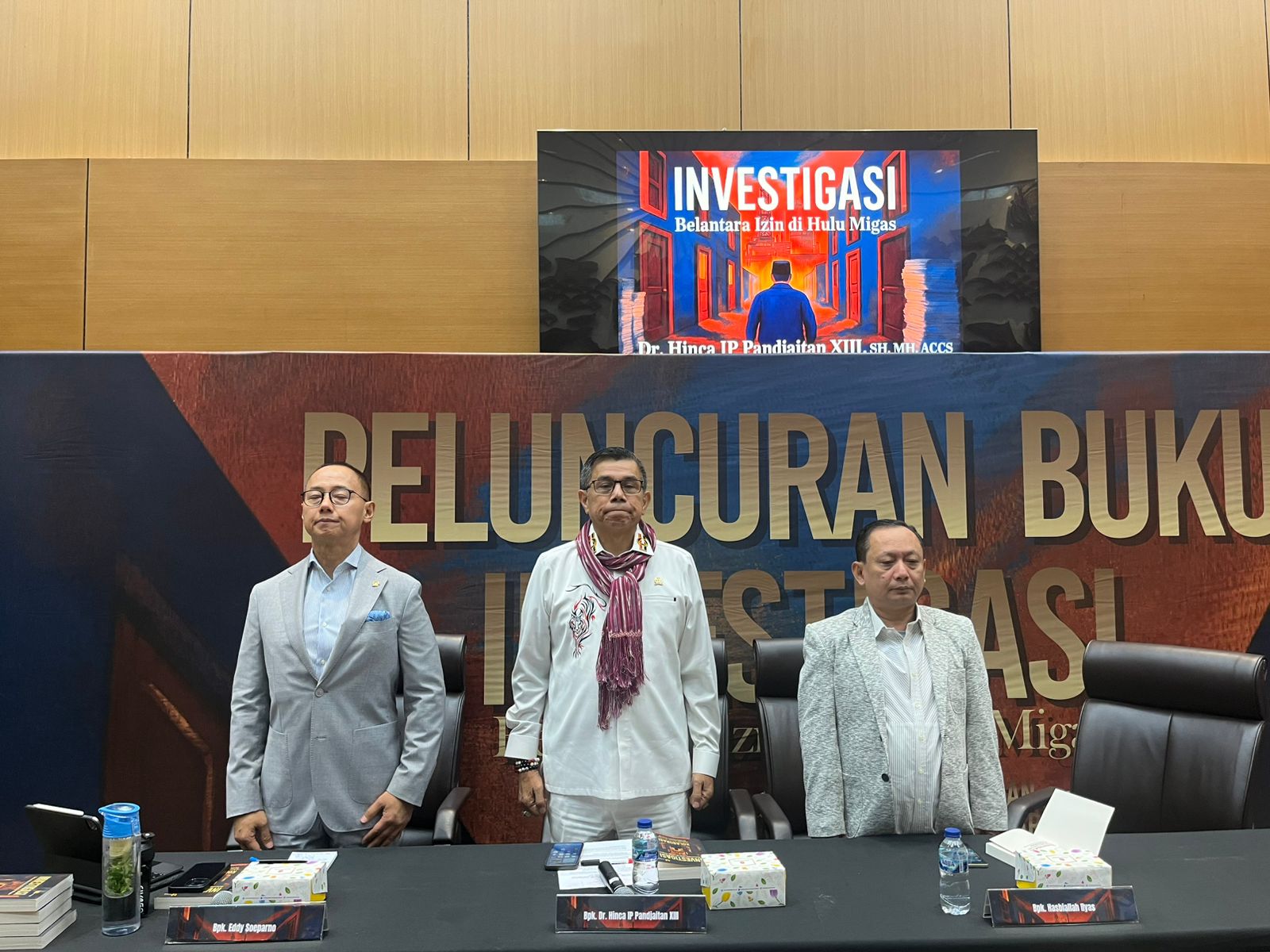 Lewat Buku Terbaru, Hinca Pandjaitan Desak Reformasi Regulasi Hulu Migas. (Foto/istimewa)