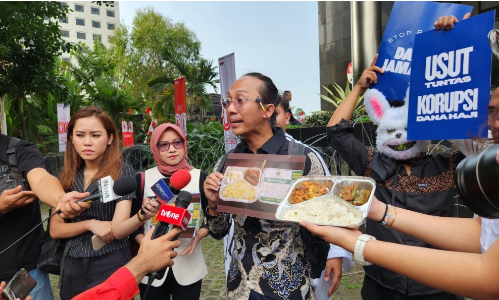 Peneliti ICW Wana Alamsyah laporkan korupsi Haji 2025 (Beritanasional/Panji)