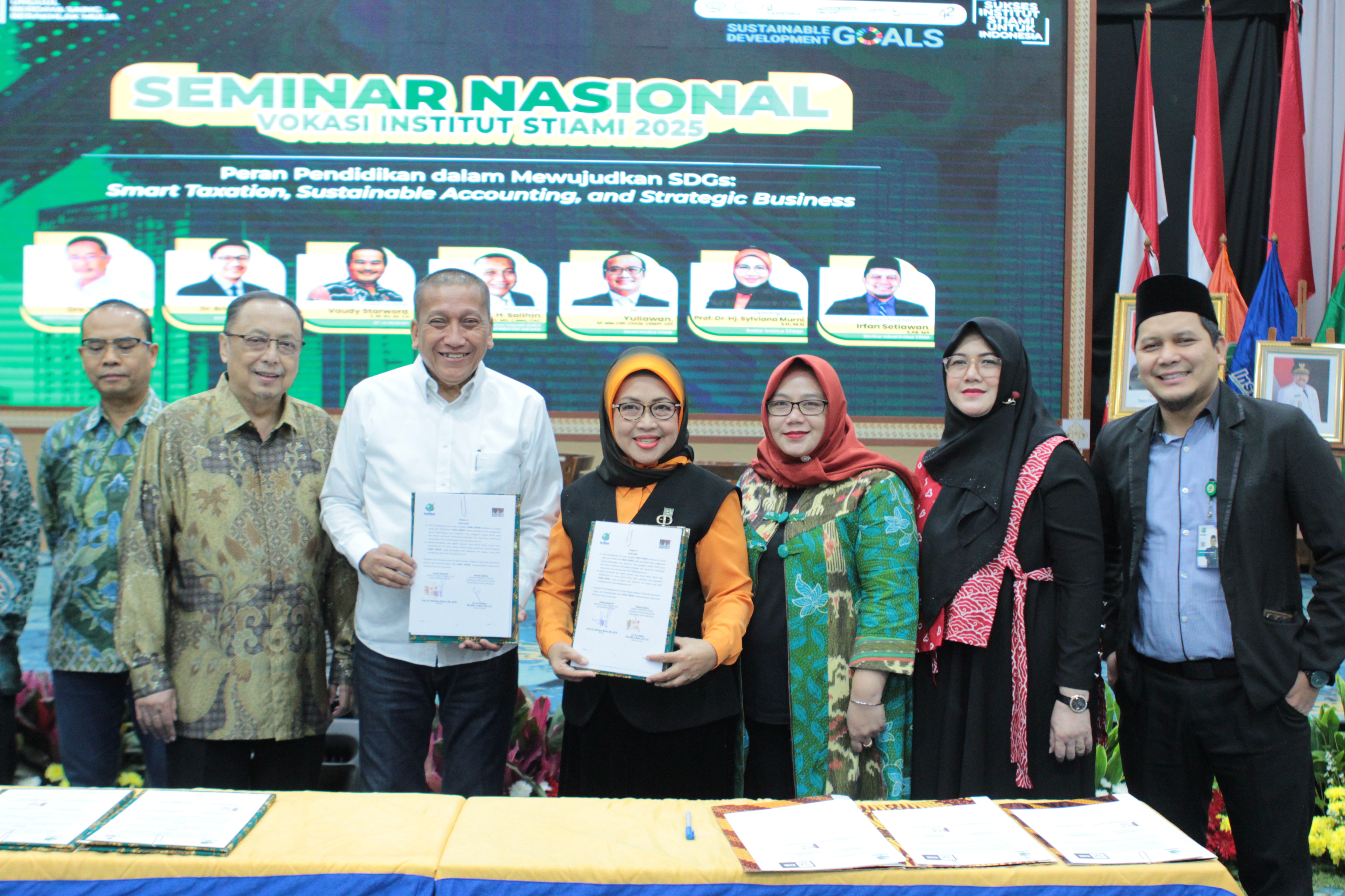 Institut STIAMI Vokasi Gelar Seminar Nasional Bahas Peran Pendidikan dalam Wujudkan SDGs. (Foto/istimewa)