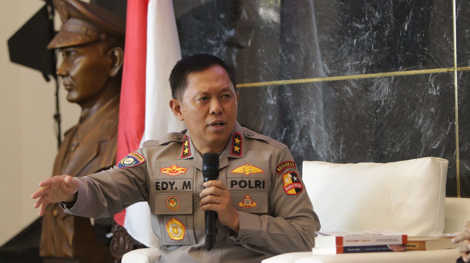 Irjen Edy Murbowo Ungkap Alasan Luncurkan Buku Polisi Baik Irjen Edy Murbowo. (BeritaNasional/Bahcitarudin Alam)