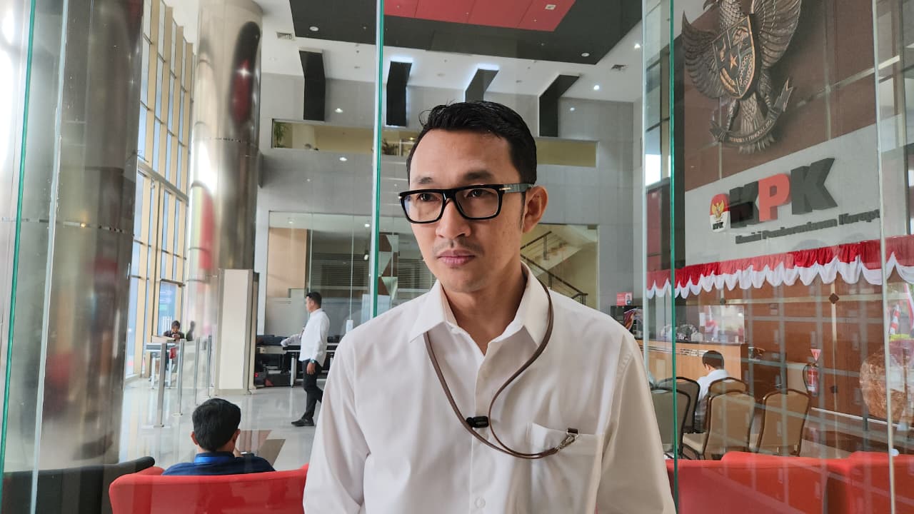 Juru Bicara KPK Budi Prasetyo saat memberikan keterangan (BeritaNasional/Panji).