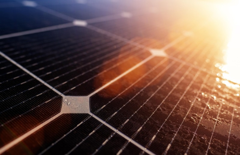 Ilustrasi PLTS memanfatakan energi surya (Foto/Pixabay)