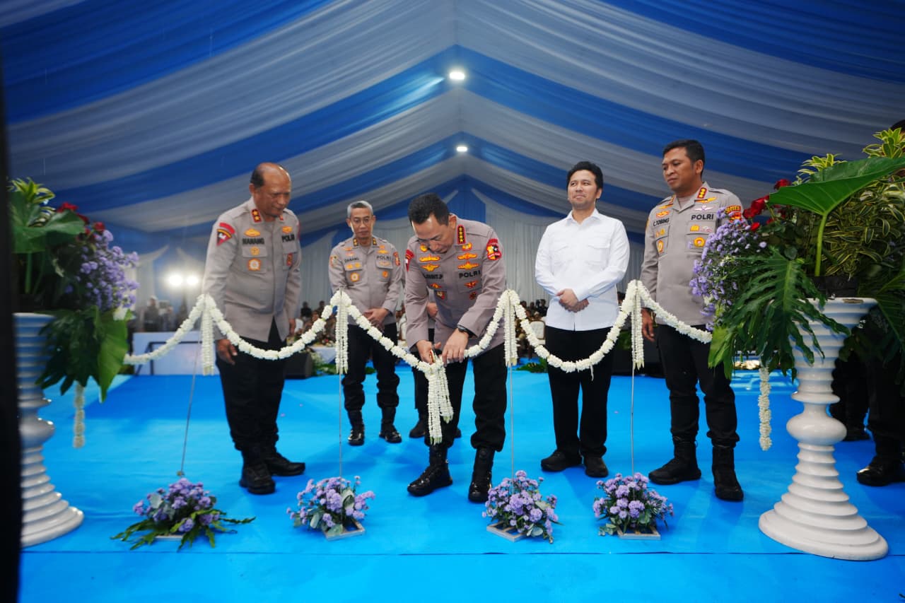Kapolri Jenderal Polisi Listyo Sigit Prabowo menghadiri groundbreaking pembangunan SPPG di Sidoarjo, Jawa Timur. (Foto/Dok Humas Polri)