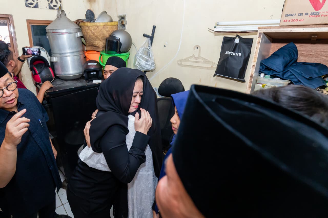 Ketua DPR Puan Maharani saat mendatangi rumah duka Affan Kurniawan. (Foto/Dokumentasi DPR)
