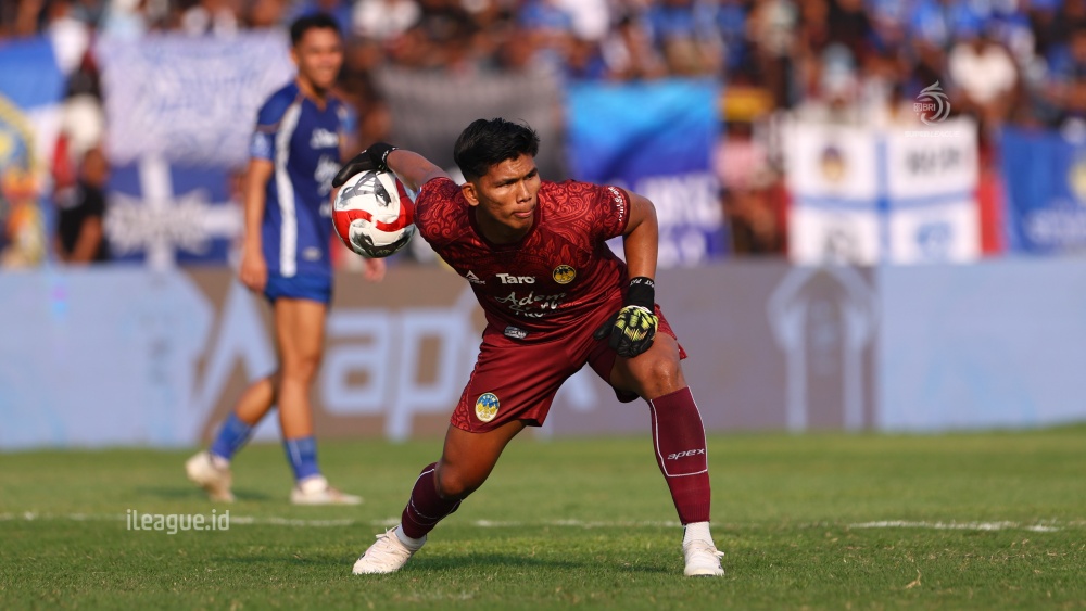 Kiper PSIM Cahya Supriadi. (Foto/I.League)