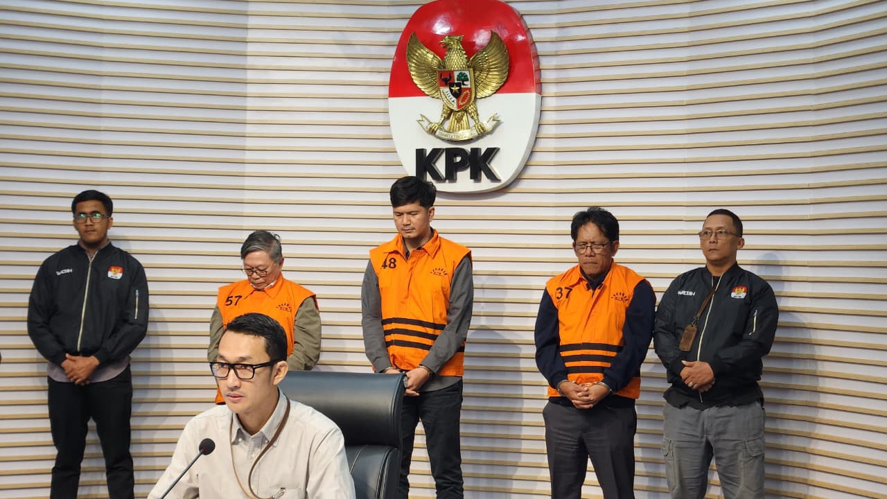 KPK merilis tersangka kasus suap perizinan di PT Inhutani V. (BeritaNasional/Panji Septo)