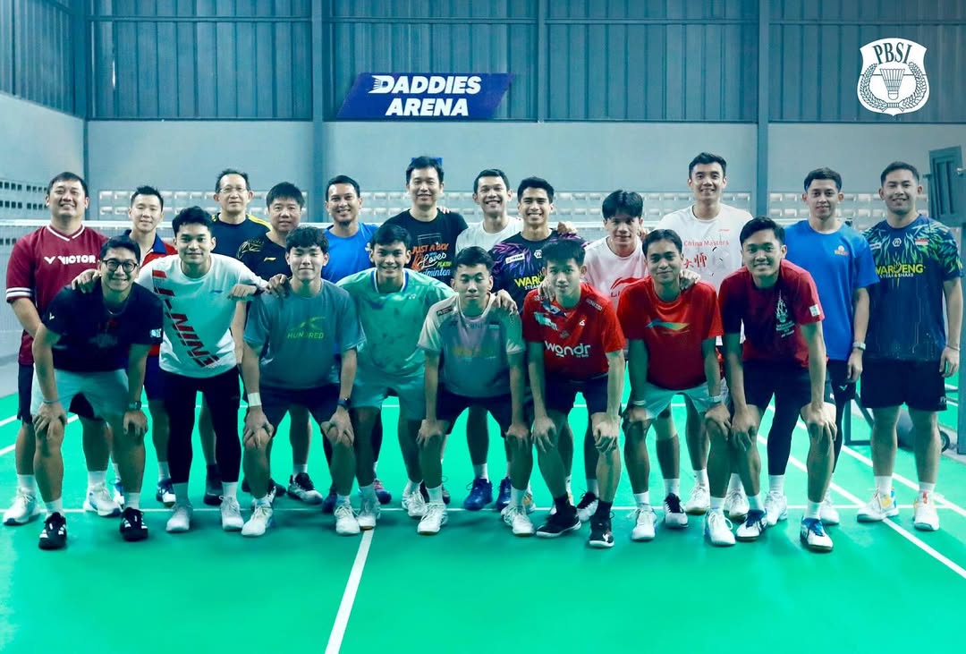 Legenda Bulu Tangkis Ahsan/Hendra Dampingi Latihan Tim Ganda Putra Pelatnas di Daddies Arena. (Foto/instagram Badminton INA)