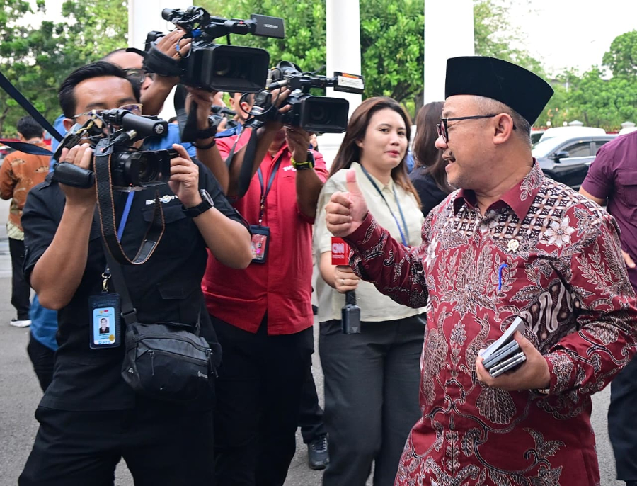 Mendikdasmen Tegaskan Distribusi Perangkat Digital Berdasarkan Kebutuhan Sekolah Menteri Pendidikan Dasar dan Menengah, Abdul Mu’ti. (Foto/doc. Sekretariat Presiden)