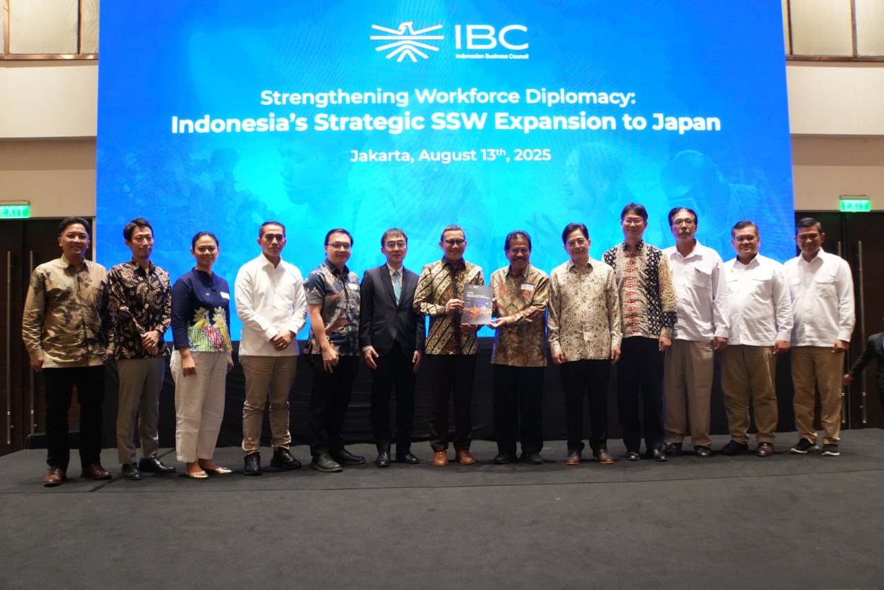 Menteri P2MI Abdul Kadir Karding saat menghadiri acara yang diselenggarakan Indonesia Business Council dengan tajuk “Strengthening Workforce Diplomacy: Indonesia Strategic SSW Expansion to Japan”  (BeritaNasional/Elvis Sendouw/HO Hms P2MI)