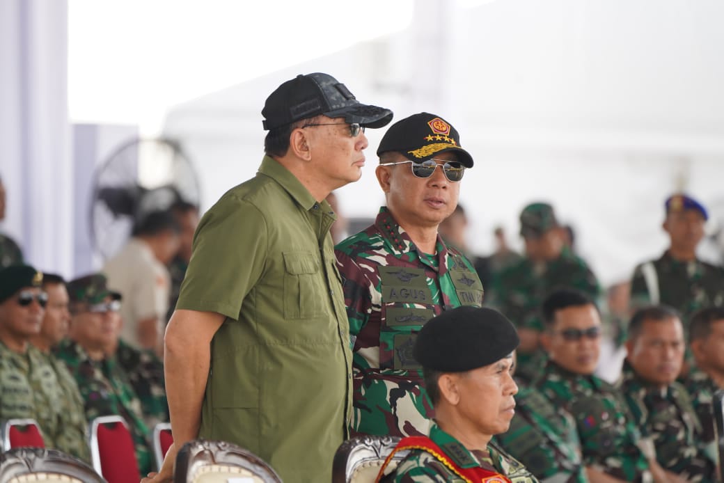 Panglima TNI Agus Subiyanto bersama Menteri Pertahanan Sjafrie Sjamsoeddin. (Foto/Istimewa)