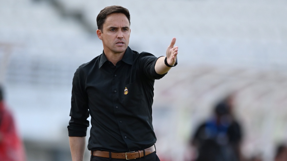 Bhayangkara FC Tumbang di Laga Perdana, Paul Munster Soroti Penyelesaian Akhir Pelatih Bhayangkara Presisi Lampung, Paul Munster. (Foto/I.League)