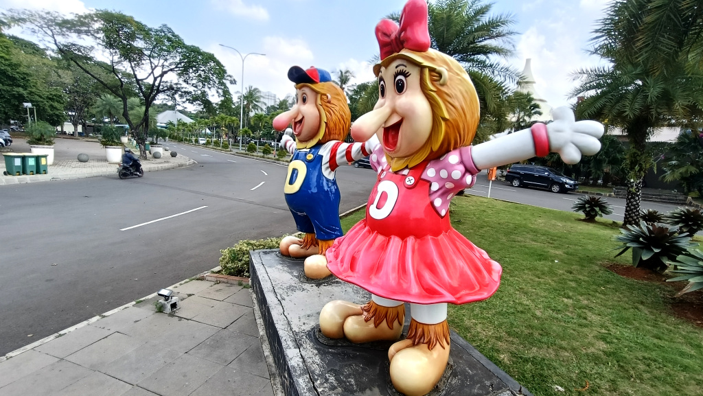 Motir melintas dikawasan wisata Ancol, Jakarta, Jumat (1/8/2025).  (Beritanasional.com/OkeAtmaja)