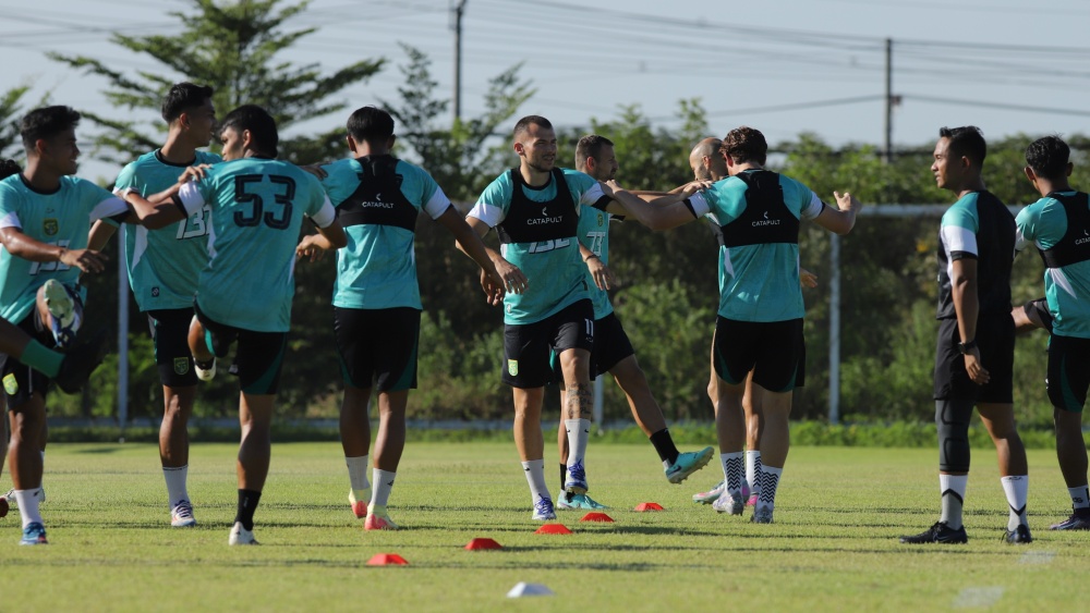 Persebaya Matangkan Taktik Jelang Laga Perdana Hadapi PSIM Yogyakarta. (Foto/I.League)