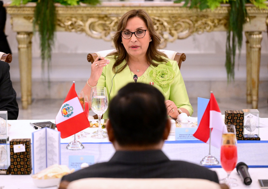 Momen pertemuan Prabowo Subianto dan Presiden Peru Dina Ercilia Boluarte Zegarra. (Foto/doc. Setpres)