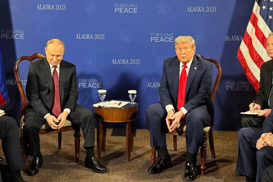 Presiden Rusia Vladimir Putin bertemu dengan Presiden Amerika Serikat Donald Trump di Alaska. (Foto/Instagram Putin)