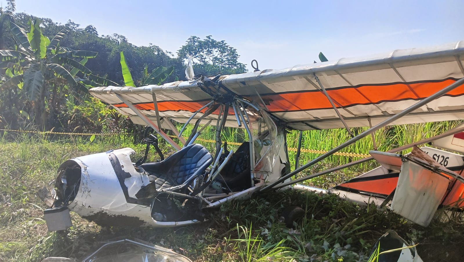 Pesawat Latih Jatuh di Bogor Pesawat latih TNI AU yang jatuh di Bogor Jawa Barat. (BeritaNasional/istimewa)