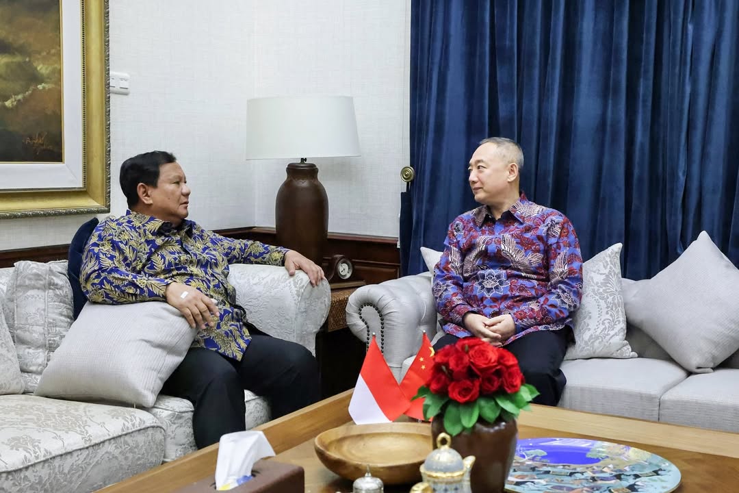 Presiden Prabowo Subianto (kiri) bersama Kepala Departemen Pengembangan Peralatan Komisi Militer Pusat Republik Rakyat China Jenderal Xu Xieqiang. (Foto/Instagram Prabowo)