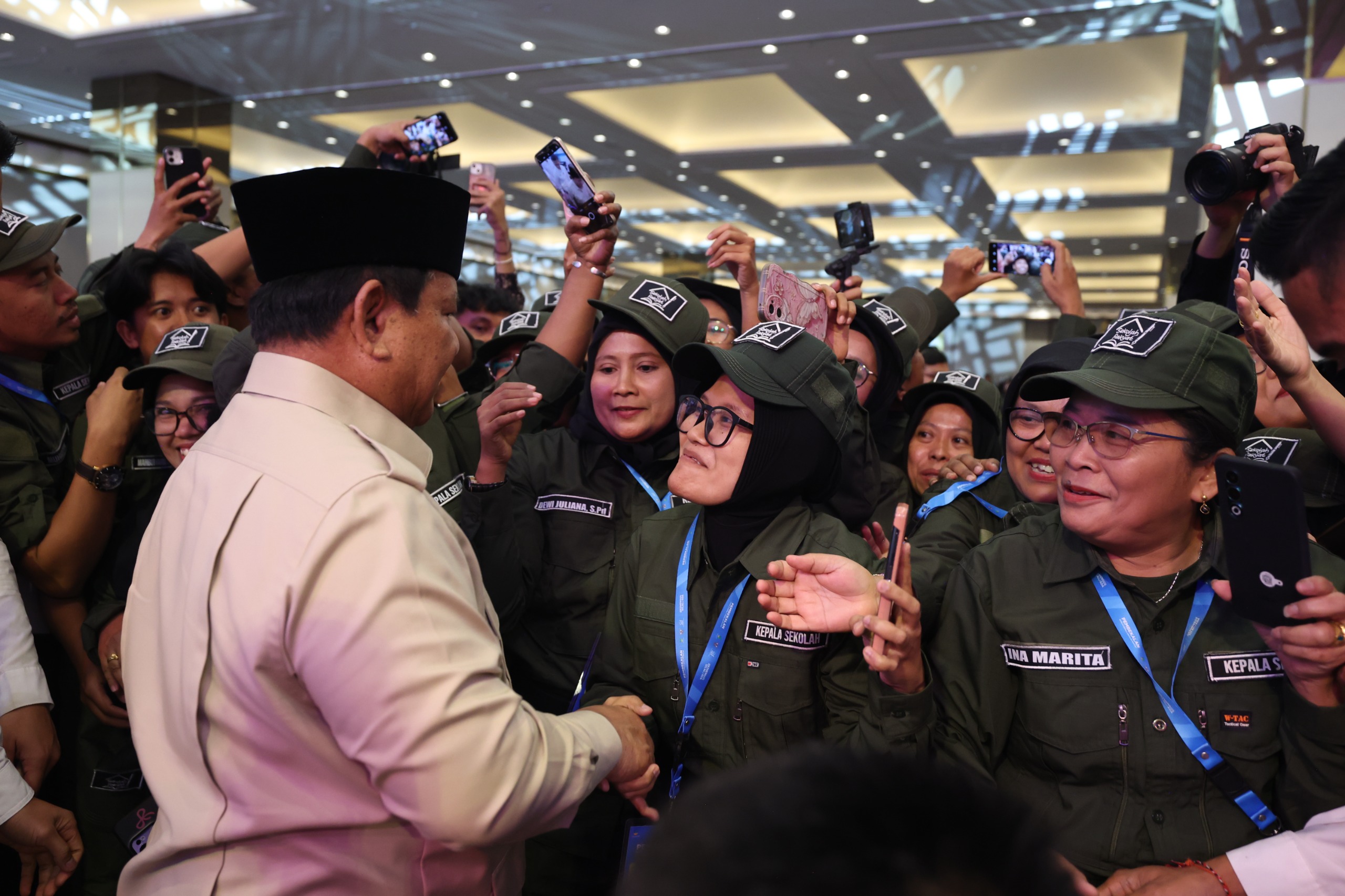 Presiden Prabowo dalam acara Pembekalan Guru dan Kepala Sekolah Rakyat. (Foto/Tim Media Prabowo)