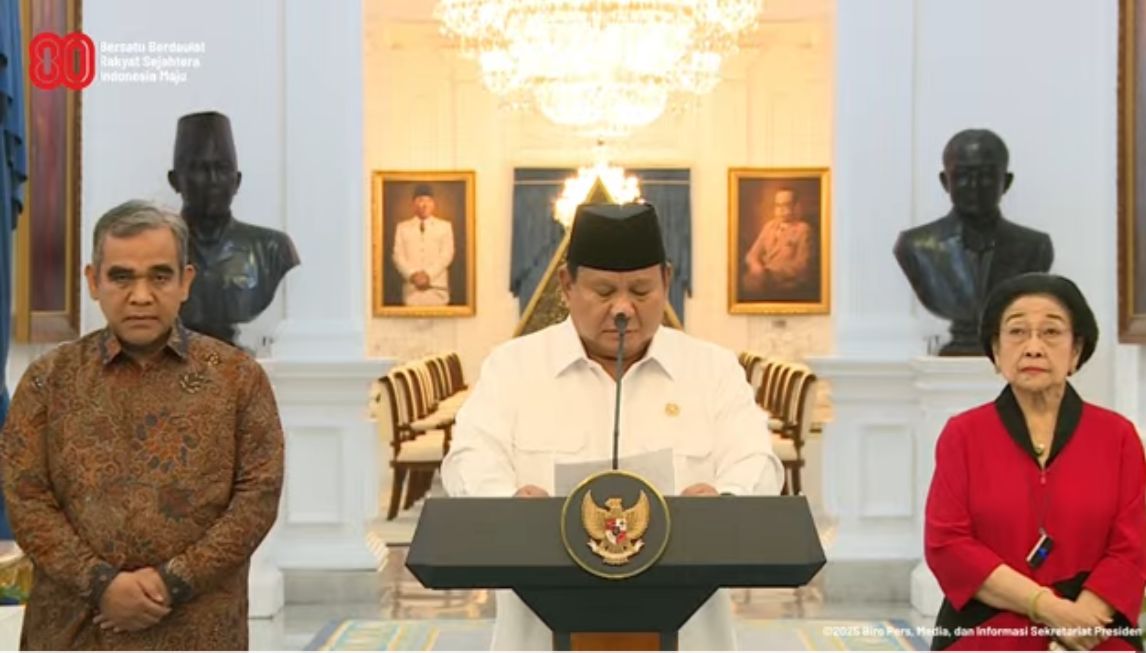 Presiden Prabowo Subianto saat memberikan keterangan pers. (Foto/YouTube Sekretariat Presiden)