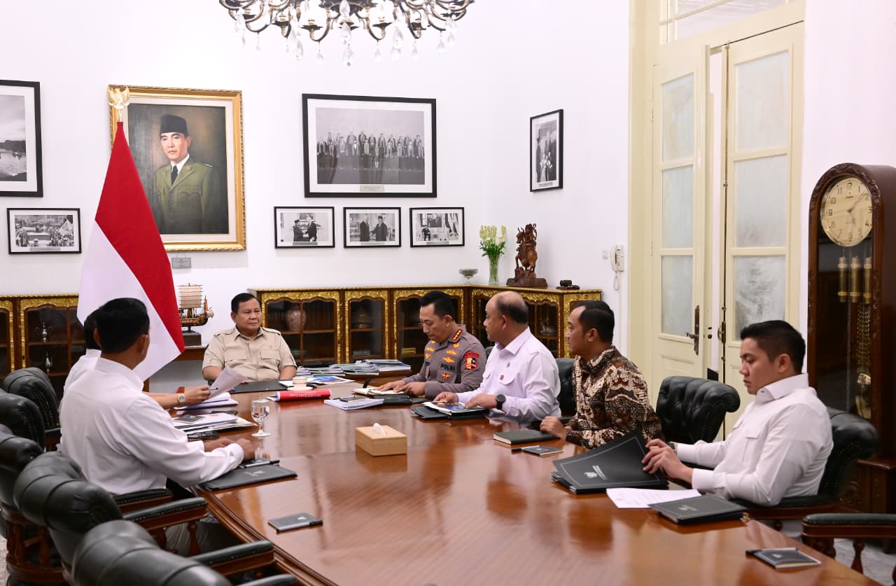 Presiden Prabowo Subianto menggelar pertemuan tertutup bersama anak buah dan tokoh nasional. (Foto/BPMI)
