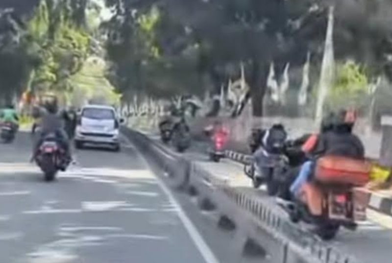 Moge masuk jalur busway (Foto/Instagram)