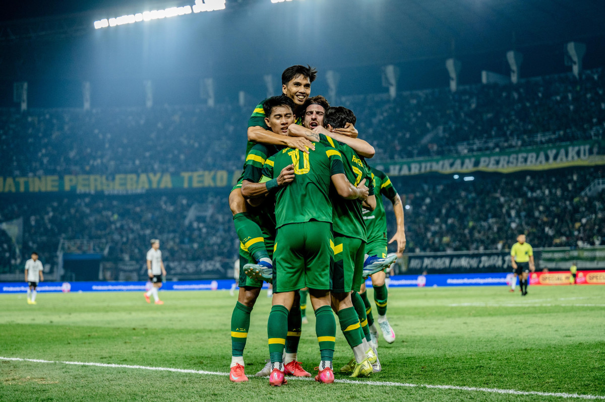 Para pemain Persebaya Surabaya berselebrasi. (Foto/persebaya.id)