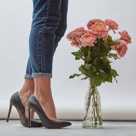Ilustrasi  high heels (BeritaNasional/Freepik)