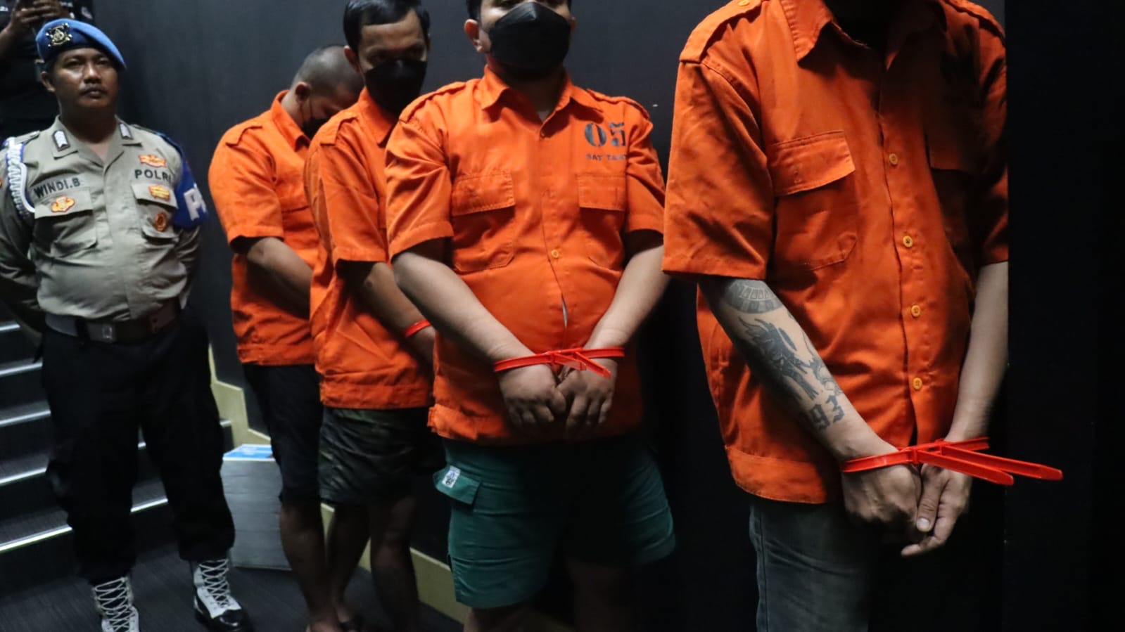 Spanduk Jadi Pemicu, Ini Kronologi Penganiayaan Antar Suporter Timnas di GBK. (Foto/istimewa)