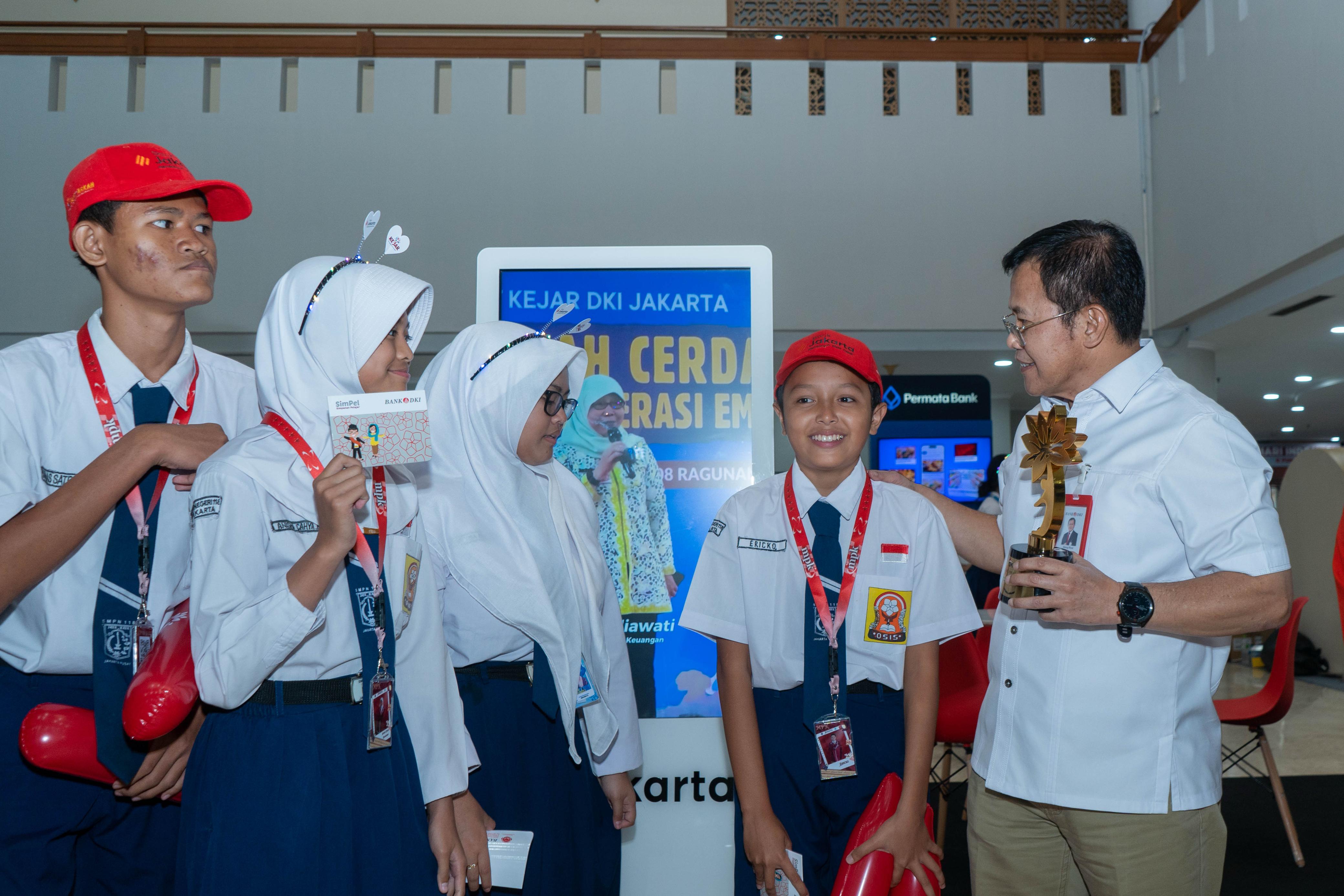 Torehkan Tabungan Pelajar Jakarta, Bank Jakarta diganjar KEJAR Award 2025. (BeritaNasional/Lydia)