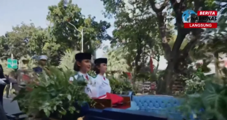 Rombongan kirab bendera Merah Putih dan Teks Proklamasi. (Foto/Tangkapan Layar