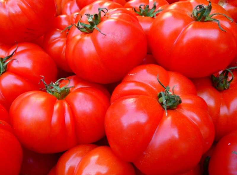 Buah tomat untuk kulit (Foto/Pixabay)