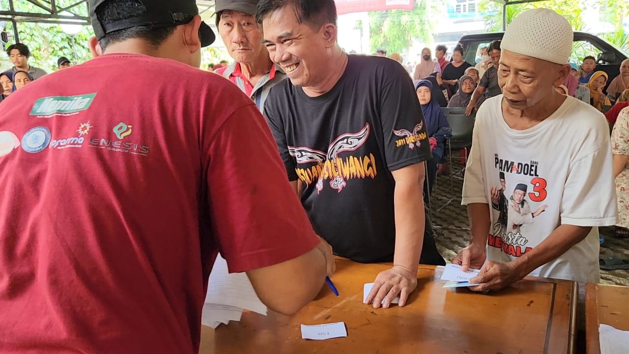 Warga Krukut Jakarta Barat antusias dengan program Warga Peduli Warga oleh PGN. (BeritaNasional/Panji)