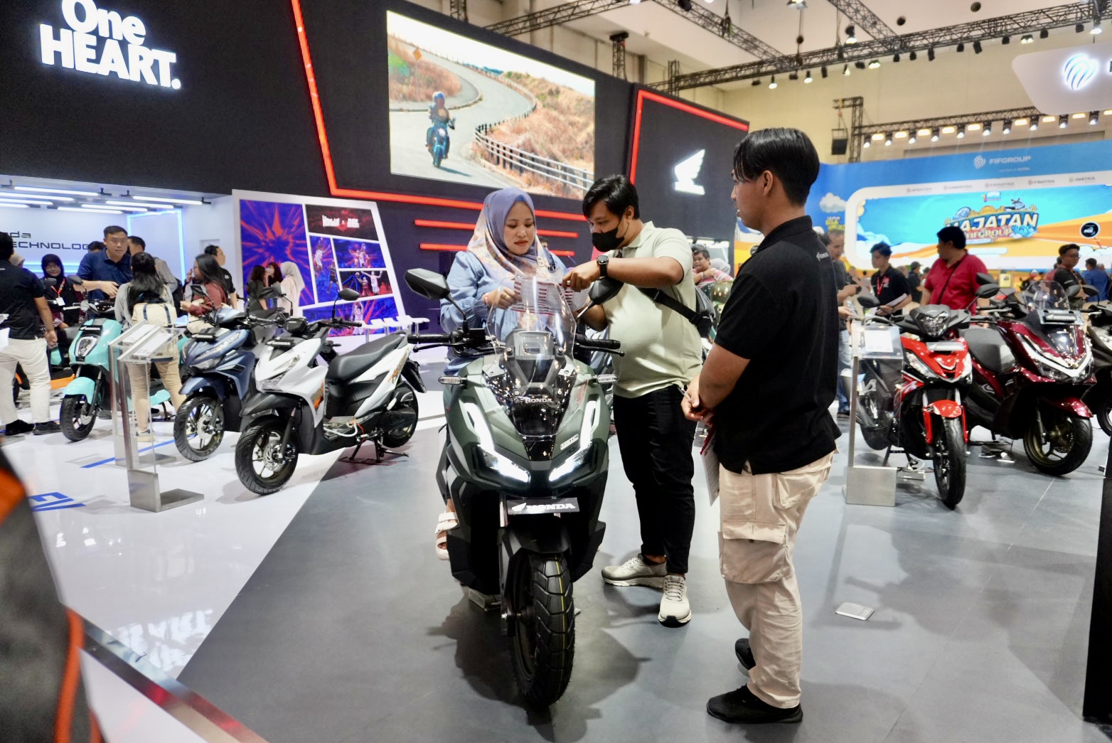 AHM Pamerkan New Honda ADV160 dan Motor Listrik di IMOS 2025. (Foto/Honda)