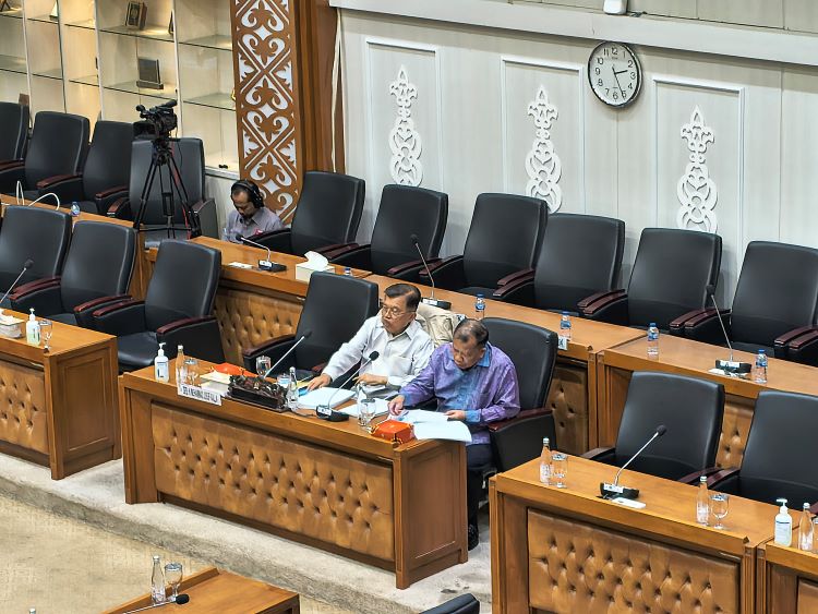 JK saat menghadiri Rapat Dengar Pendapat Umum RUU Pemerintahan Aceh. (BeritaNasional/Ahda)