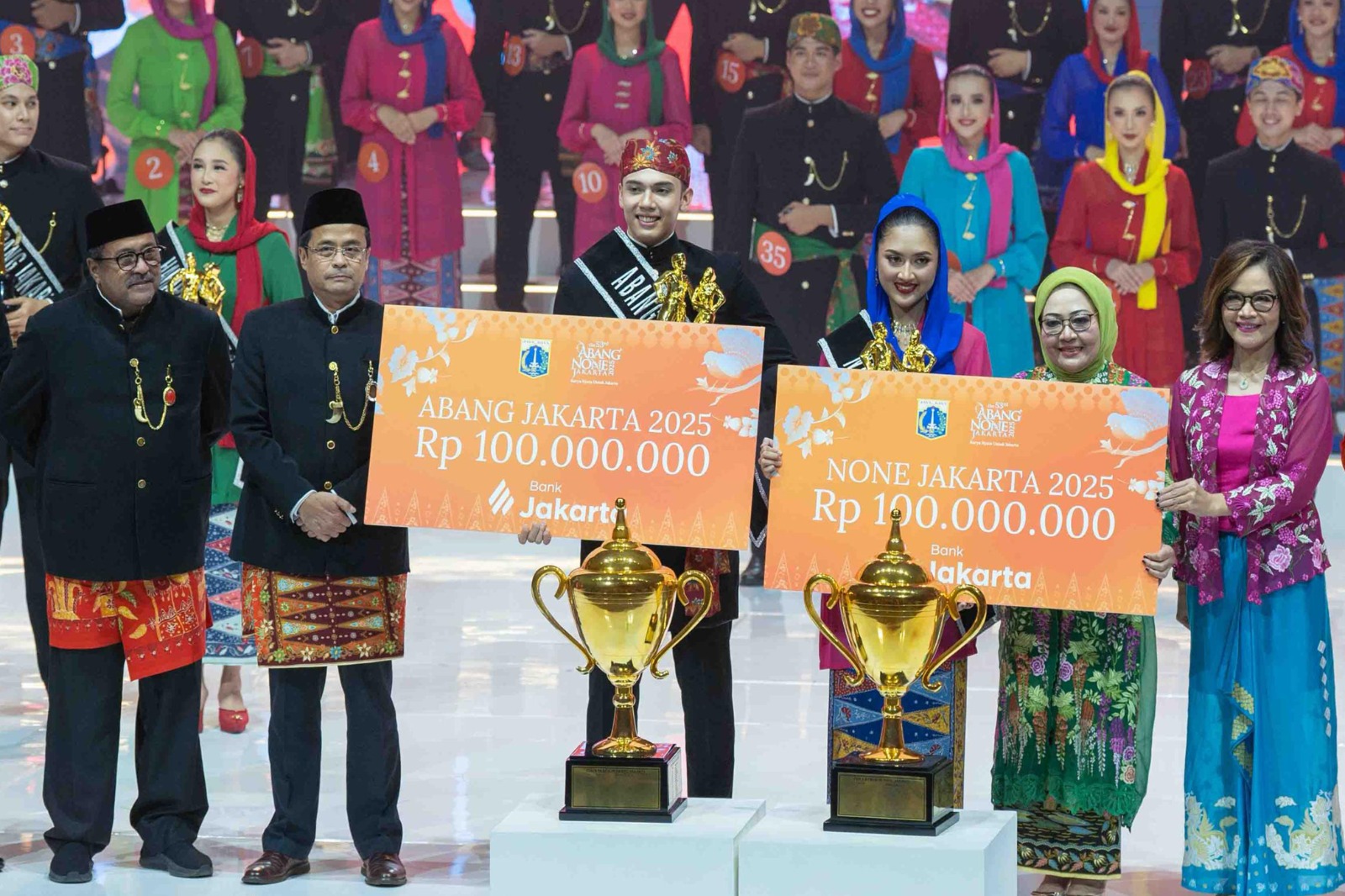 Bank Jakarta berikan dukungan tabungan kepada pemenang Abang None Jakarta. (BeritaNasional/Lydia)
