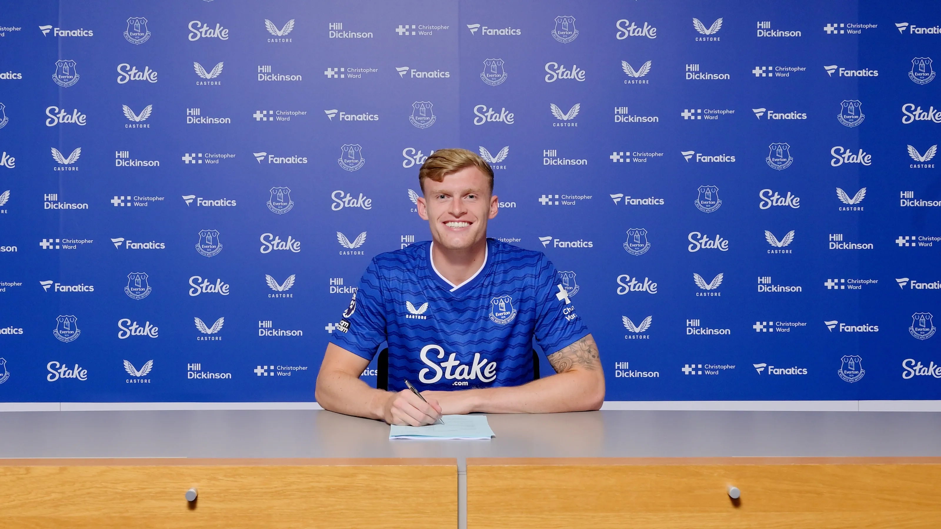Bek tengah Everton Jarrad Branthwaite. (Foto/evertonfc.com)