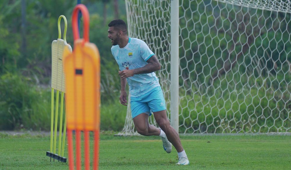 Pemain Persib Bandung Rosembergne "Bergiunho" Da Silva. (Foto/persib.co.id)