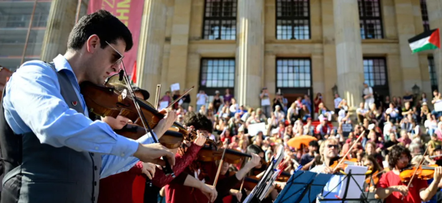 Berlin Jadi Panggung Seruan Kemanusiaan untuk Gaza Lewat Konser Musik Konser yang diinisiasi oleh kelompok Music for Humanity. (Foto/doc. middleeastmonitor)
