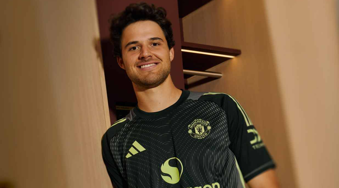 Debut Lammens di Manchester United Masih Misteri, Kapan Akan Terjadi? Senne Lammens kiper muda Manchester United. (Foto/doc. MU)
