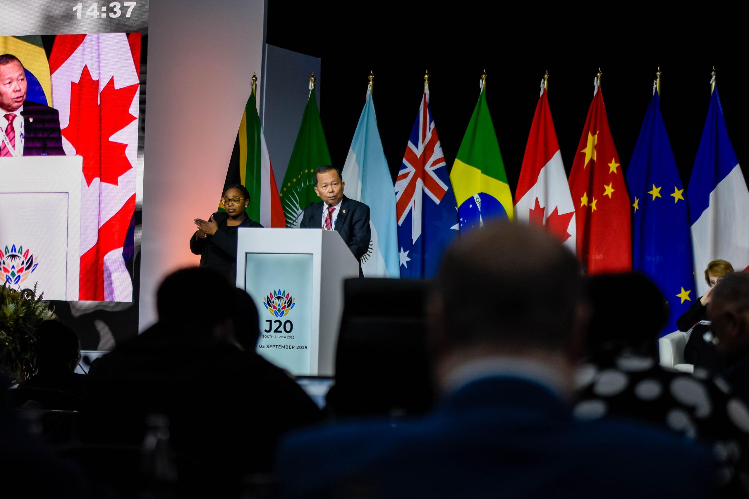 Delegasi Mahkamah Konstitusi Republik Indonesia (MKRI) hadir memenuhi undangan untuk menghadiri J20 Summit. (BeritaNasional/Elvis Sendouw/HO MKPI