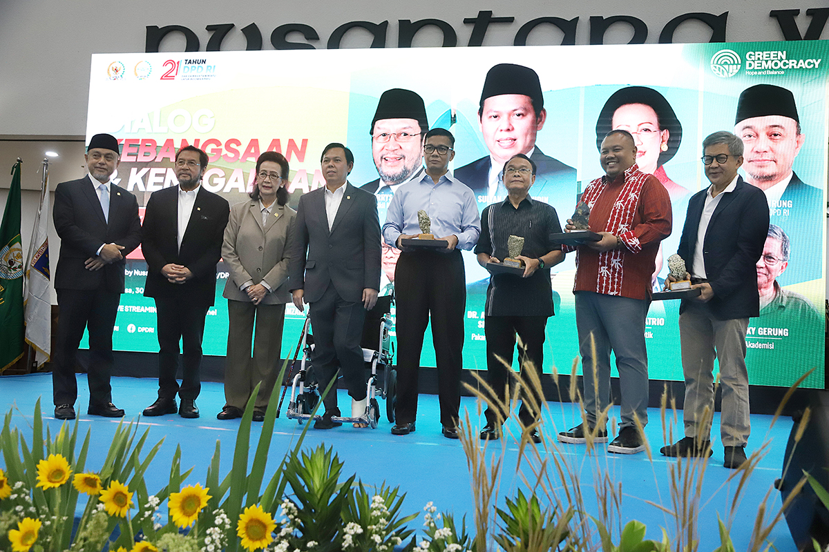 DPD RI gelar dialog kebangsaan  dan Kenegaraan yang bertajuk "Napak Tilas Kelembagaan Upaya Merajut Visi dan Perspektif untuk Kinerja DPD RI yang Lebih Berdaya". (BeritaNasional/Elvis Sendouw)