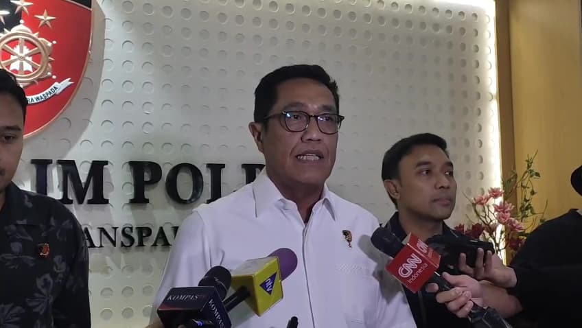 Dirtipidum Bareskrim Polri Brigjen Pol Djuhandani Rahardjo Puro saat diwawancarai. (BeritaNasional/Bachtiarudin Alam)