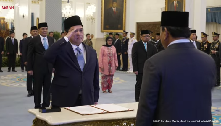 Momen Erick Thohir dilantik menjadi Menteri Pemuda dan Olahraga. (Foto/Tangkapan Layar)